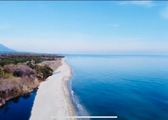 Marina Di Bravone
