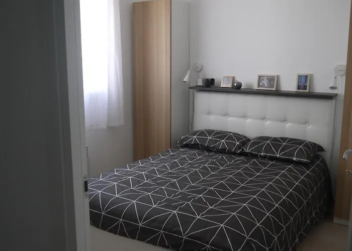 Marina Di Bravone Lejlighed *